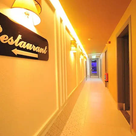 Hotel Microyal 2*