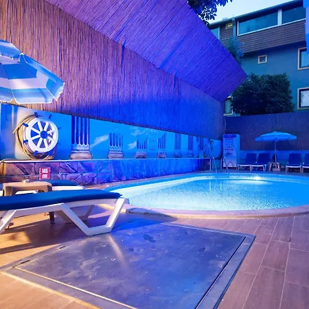 Hotel Microyal 2*